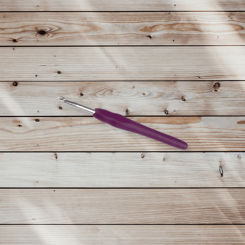 Casa si Gradina - Decoratiuni - DIY - Articole mercerie - Croset cu maner din silicon, dimensiune 5 mm, Violet - Infinity.ro