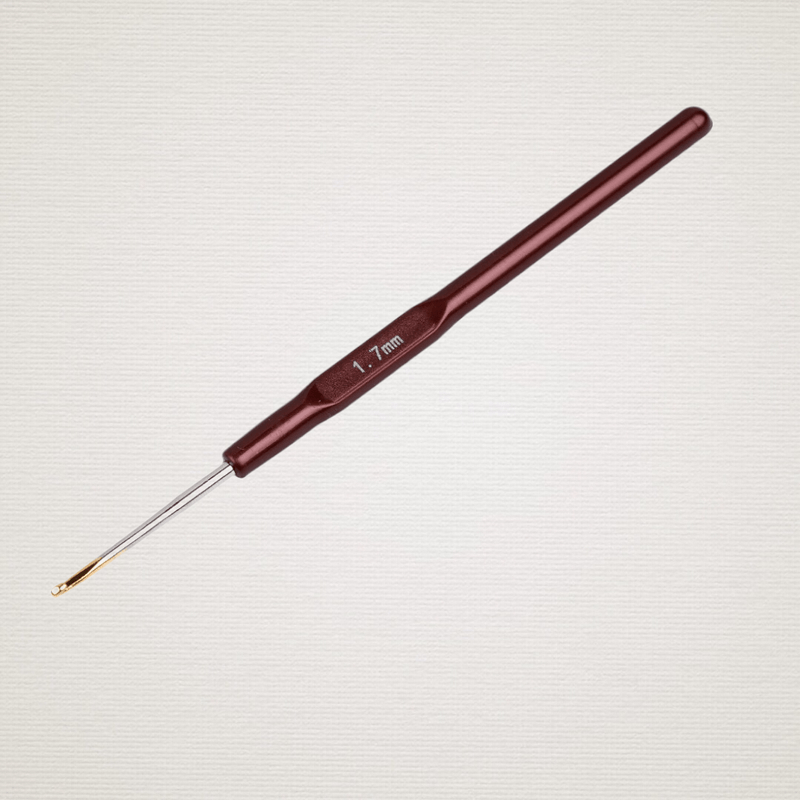 Casa si Gradina - Decoratiuni - DIY - Articole mercerie - Croset cu varf aurit si maner din plastic Crisalida, dimensiune 1.7 mm, Maro - Infinity.ro