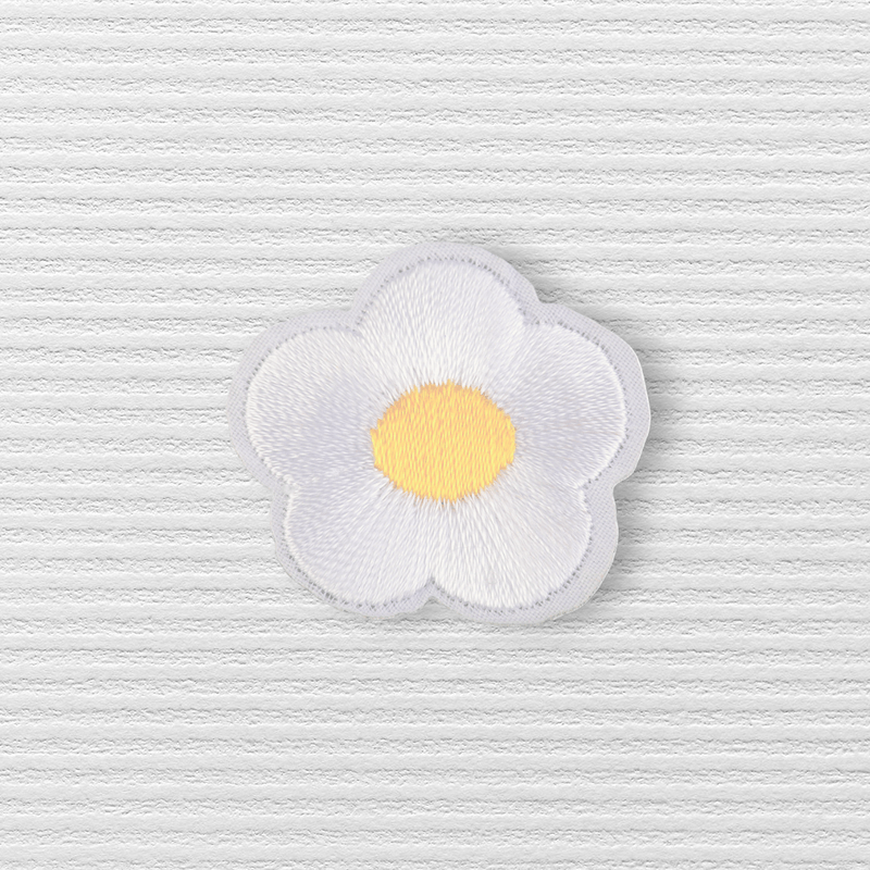 Casa si Gradina - Decoratiuni - DIY - Articole mercerie - Aplicatie termoadeziva brodata 30 mm floare Alb - Infinity.ro