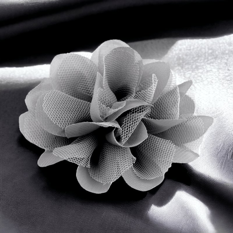 Casa si Gradina - Decoratiuni - DIY - Articole mercerie - Floare textila din sifon pentru haine, diametru 8 cm, Gri - Infinity.ro