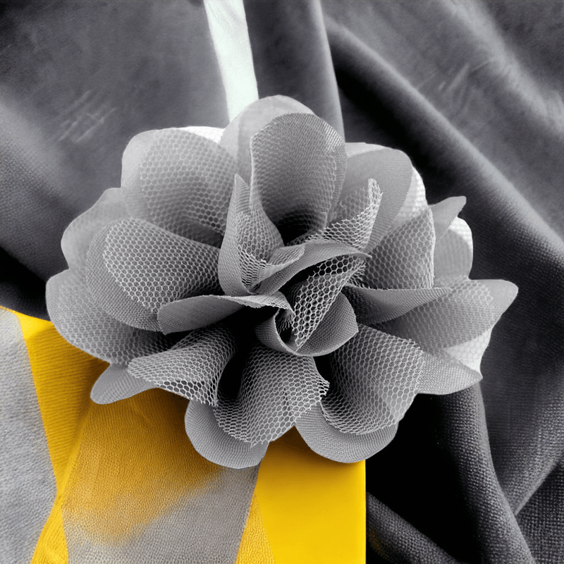 Casa si Gradina - Decoratiuni - DIY - Articole mercerie - Floare textila din sifon pentru haine, diametru 8 cm, Gri - Infinity.ro