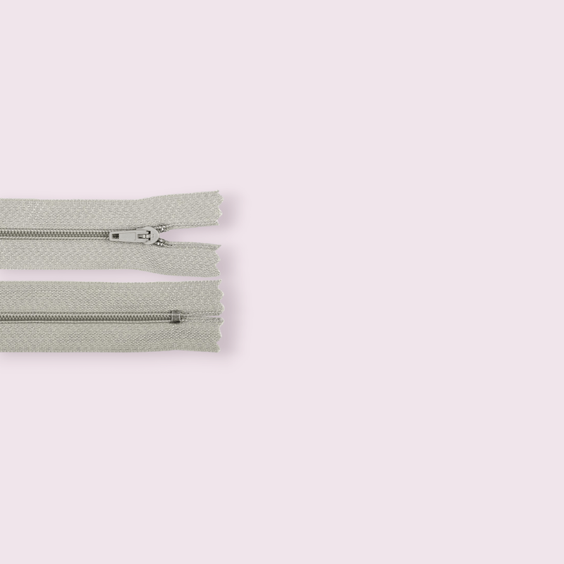 Casa si Gradina - Decoratiuni - DIY - Articole mercerie - Fermoar spiralat nedetasabil Crisalida, lungime 20 cm Taupe - Infinity.ro