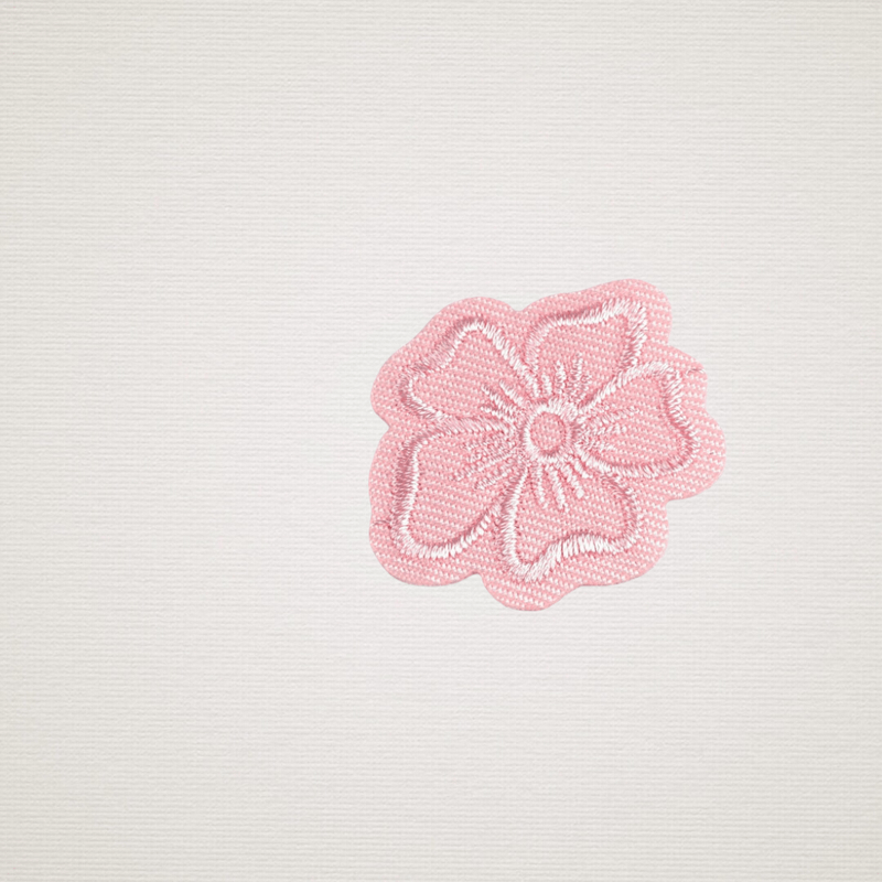 Casa si Gradina - Decoratiuni - DIY - Articole mercerie - Aplicatie termoadeziva brodata, 35 mm floare Roz deschis - Infinity.ro