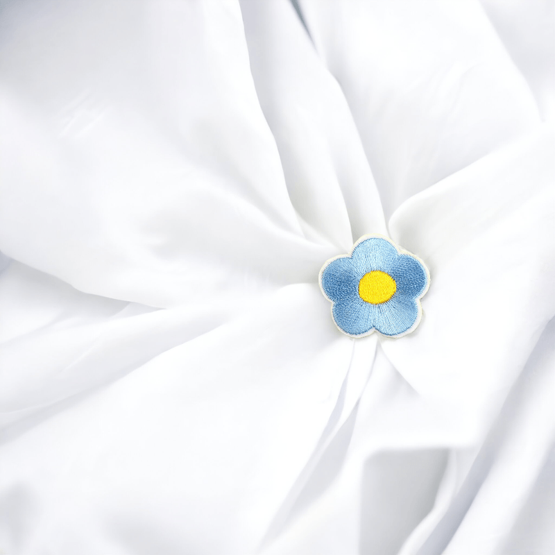 Casa si Gradina - Decoratiuni - DIY - Articole mercerie - Aplicatie termoadeziva brodata 30 mm floare Albastru deschis - Infinity.ro