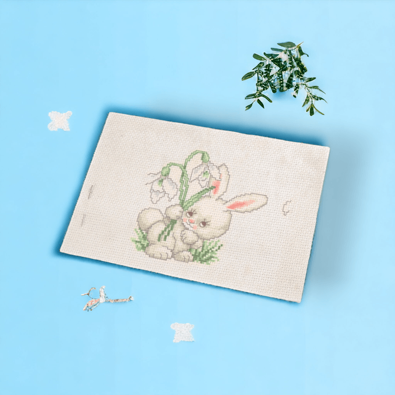 Casa si Gradina - Decoratiuni - DIY - Articole mercerie - Set de brodat pentru copii, model imprimat 14 x 20 cm, Iepuras - Infinity.ro