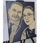 Casa si Gradina - Decoratiuni - Tablouri - Tablou cu sclipici auriu, pictat manual dupa poza ta, 30x40 cm, 2 persoane - Infinity.ro