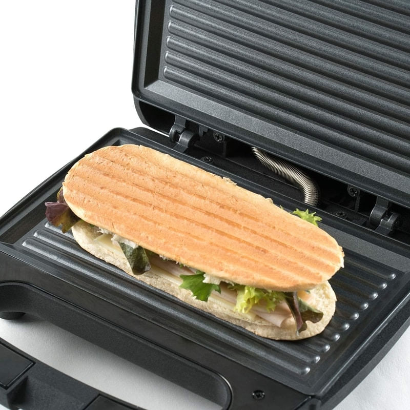 Electronice si Electrocasnice - Electrocasnice bucatarie - Preparare paine - Sandwich-maker - Sandwich maker BXSA750E BlackDecker S9680060B, 750 W - Infinity.ro