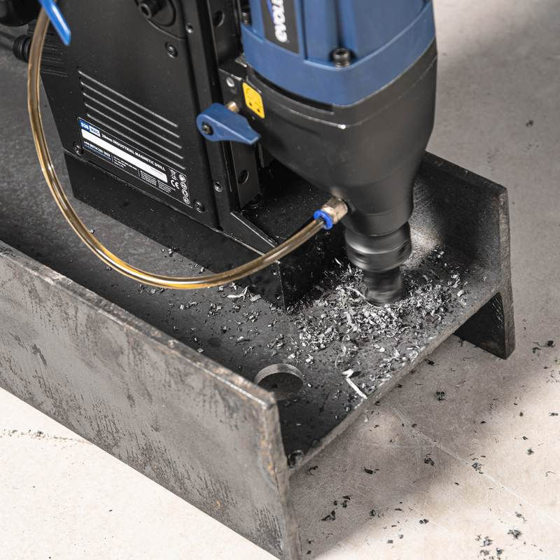 Casa si Gradina - Constructii - Scule electrice si accesorii - Masini de gaurit si insurubat - Masina de gaurit cu coloana cu stand magnetic EVOMAG28 Evolution 090-0008, 1200 W, Ø28 mm - Infinity.ro