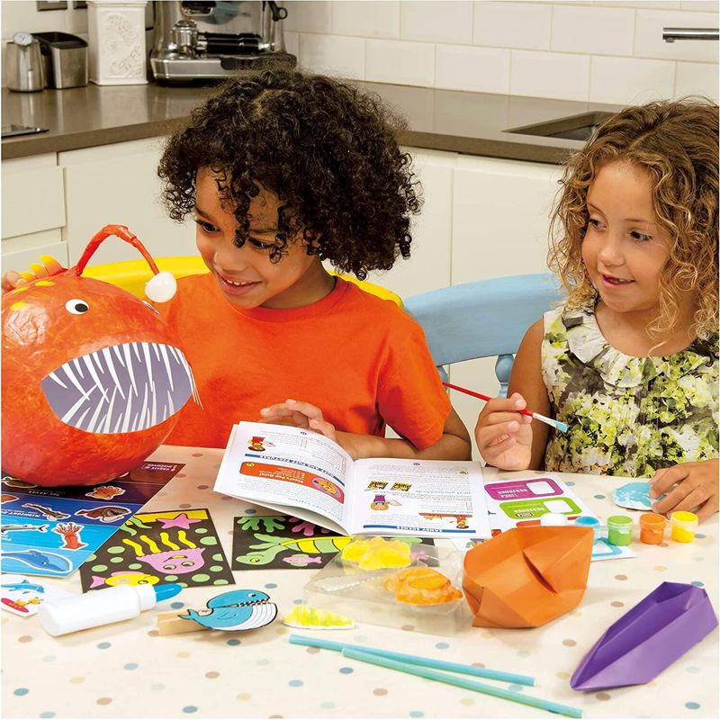 Carti si Birotica - Carti - Carti pentru copii - Basme si povesti - Creeaza si descopera- Oceanul - Infinity.ro