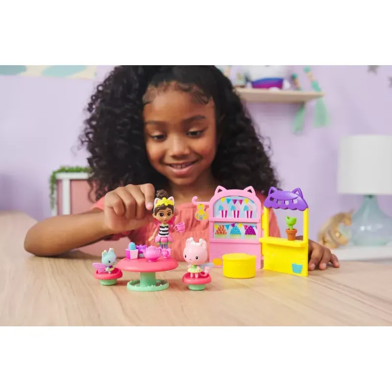 Jucarii, Copii si Bebe - Jucarii si jocuri - Papusi si accesorii - Papusi - Gabbys dollhouse set petrecerea din gradina - Infinity.ro