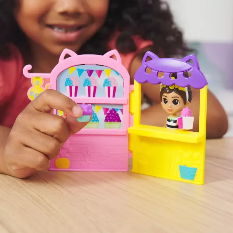 Jucarii, Copii si Bebe - Jucarii si jocuri - Papusi si accesorii - Papusi - Gabbys dollhouse set petrecerea din gradina - Infinity.ro