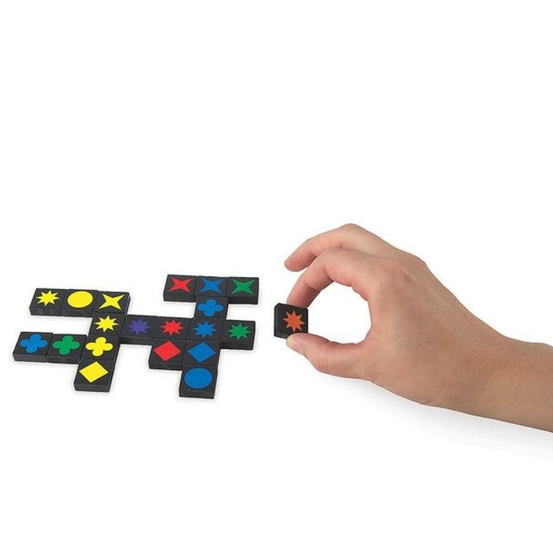 Jucarii, Copii si Bebe - Jucarii si jocuri - Jucarii & jocuri educative - Jocuri si jucarii educative - Travel Qwirkle - Versiune compacta joc de potrivire - Infinity.ro