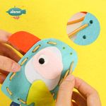 Jucarii, Copii si Bebe - Jucarii si jocuri - Jucarii & jocuri educative - Seturi de artizanat - Set creativ de cusut cu tehnica siretului - Primul meu Pandantiv Prieteni Marini, nivel 1 - Infinity.ro