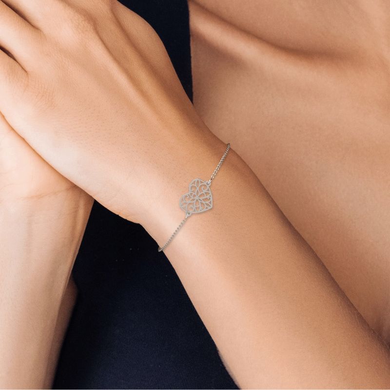 Fashion, accesorii si bijuterii - Femei - Bijuterii femei - Bratari femei - Bratara cu lantisor din argint model Inima dantelata - Infinity.ro