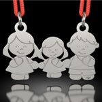 Fashion, accesorii si bijuterii - Femei - Bijuterii femei - Coliere femei - Pandantiv din argint cu snur model Mama Tata si Fetita - Infinity.ro
