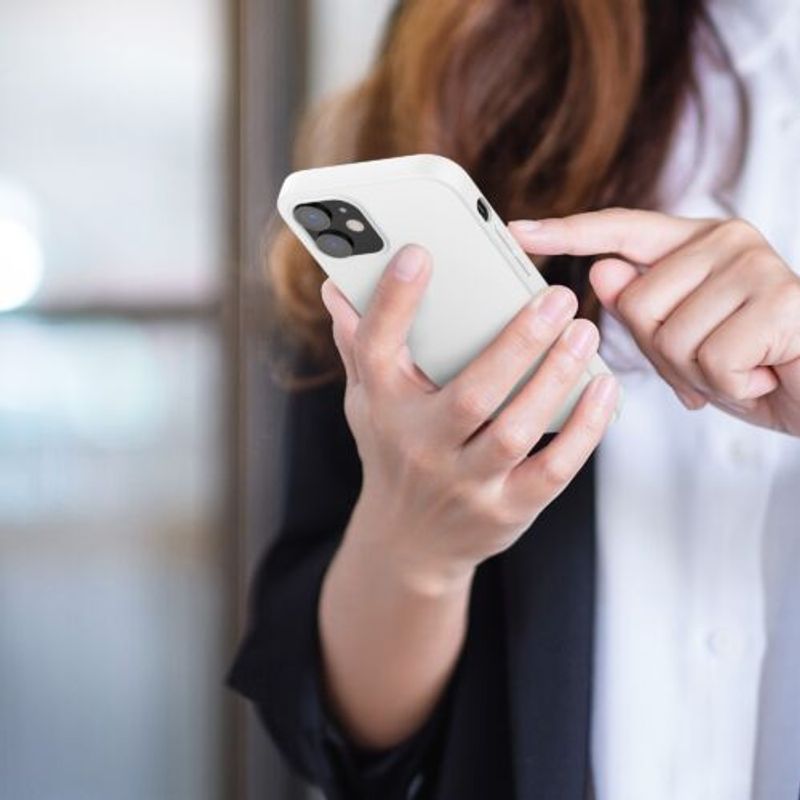 Laptop, Telefoane si Tablete - Telefoane mobile si accesorii - Accesorii Telefoane - Huse telefoane - Husa pentru Apple iPhone 12/iPhone 12 Pro, Silicon, Alb, 53938.48 - Infinity.ro