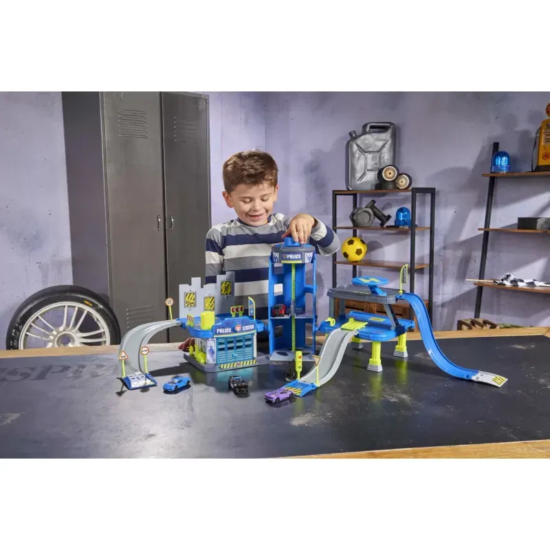 Jucarii, Copii si Bebe - Jucarii si jocuri - Vehicule si jucarii cu telecomanda - Masinute - Majorette creatix set sectia de politie cu sunete si lumini - Infinity.ro