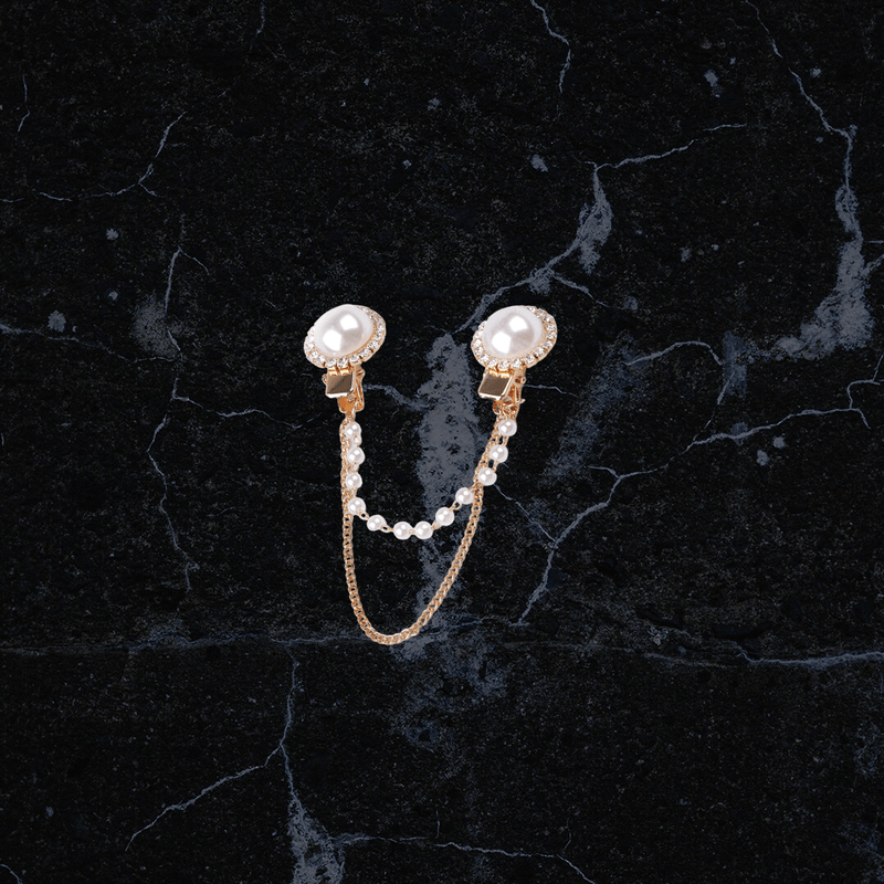 Fashion, accesorii si bijuterii - Femei - Bijuterii femei - Brose femei - Brosa decorativa cardigan cu lant Crisalida, 16 cm Goldy - Infinity.ro