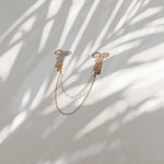 Fashion, accesorii si bijuterii - Femei - Bijuterii femei - Brose femei - Brosa decorativa cardigan cu lant Crisalida, 16 cm Fundite aurii - Infinity.ro