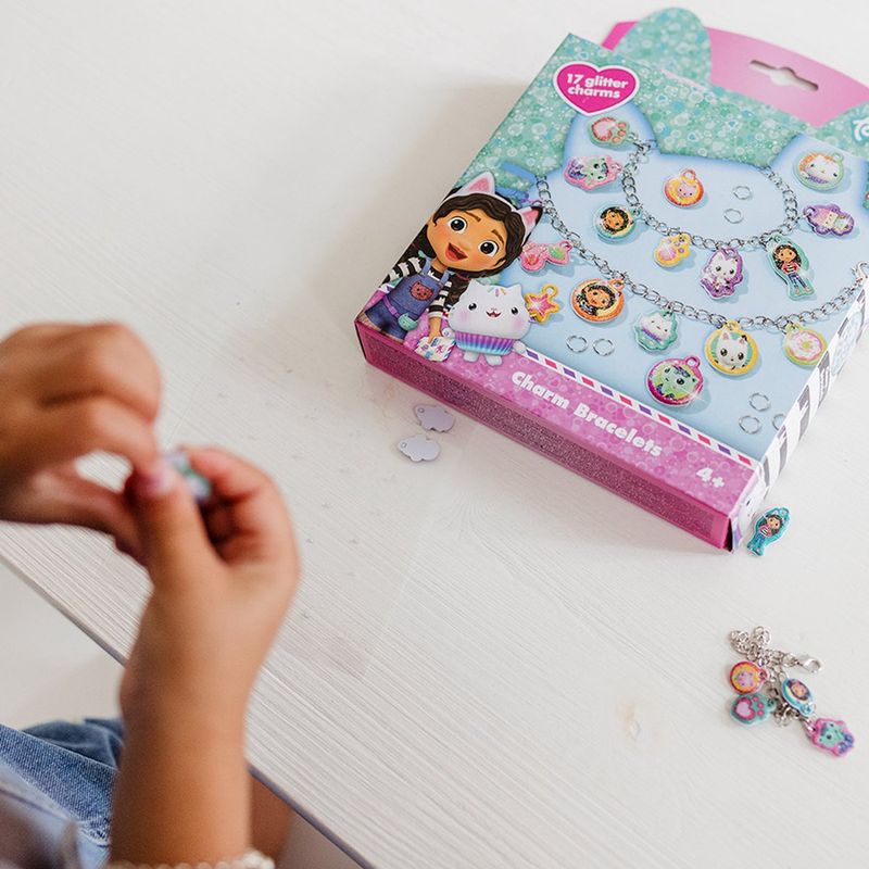 Jucarii, Copii si Bebe - Jucarii si jocuri - Jucarii & jocuri educative - Seturi de artizanat - Set DIY Bratari moi cu slipici, Gabby s Dollhouse - Infinity.ro