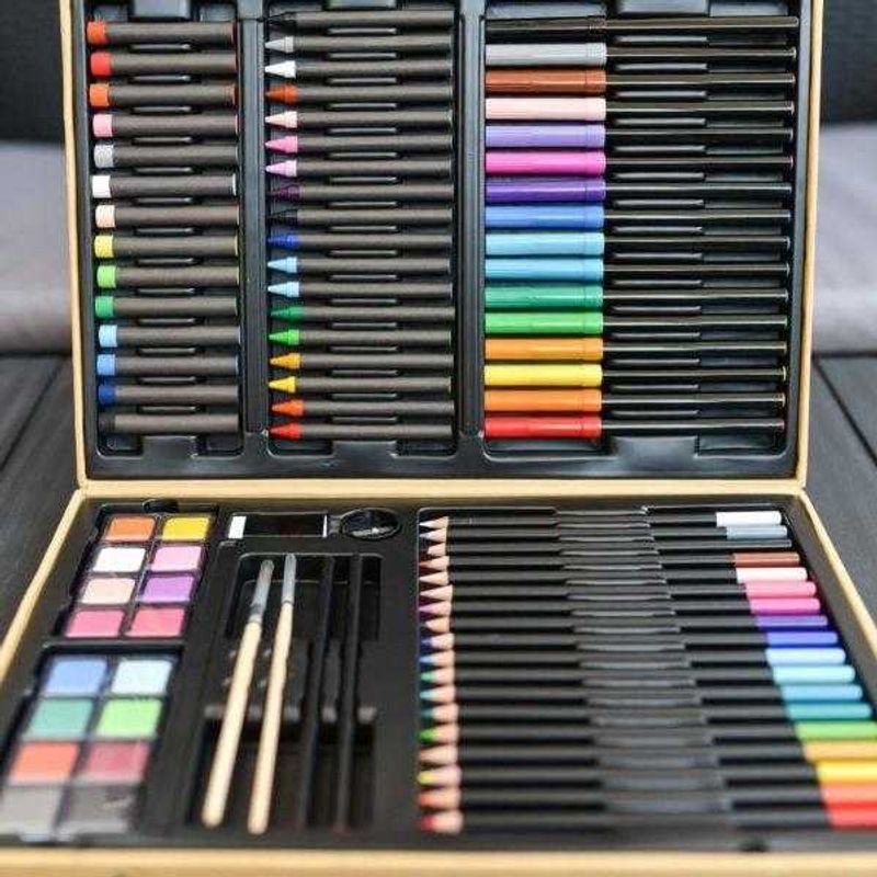 Jucarii, Copii si Bebe - Jucarii si jocuri - Jucarii & jocuri educative - Seturi pictura si desen - Marea cutie cu culori - Infinity.ro