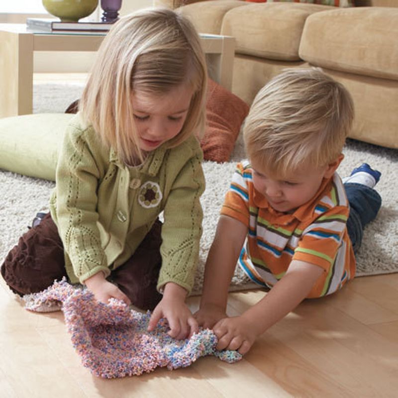 Jucarii, Copii si Bebe - Jucarii si jocuri - Jucarii & jocuri educative - Pasta, lut si nisip modelabil - Playfoam - Spuma modelabila in 4 culori - Infinity.ro