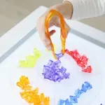 Jucarii, Copii si Bebe - Jucarii si jocuri - Jucarii & jocuri educative - Jocuri si jucarii educative - Set 15 pensete translucide pentru dezvoltarea motricitatii - Infinity.ro