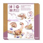 Jucarii, Copii si Bebe - Jucarii si jocuri - Jucarii & jocuri educative - Seturi de artizanat - Set DIY bijuterii Miss Rosefinch, Djeco - Infinity.ro