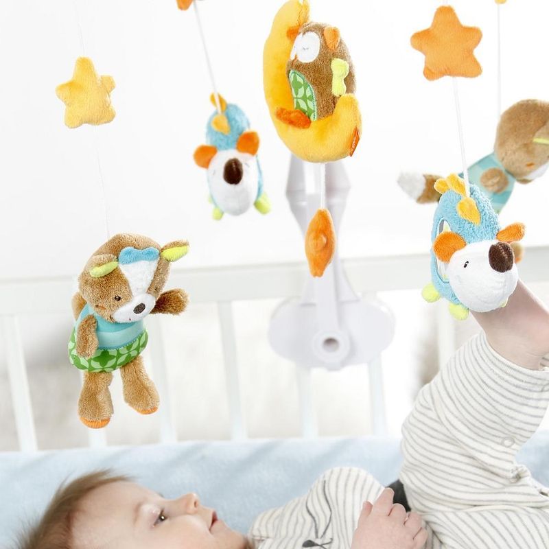 Jucarii, Copii si Bebe - Jucarii si jocuri - Jucarii bebelusi - Jucarii pentru carucioare si patut - Carusel muzical mobil - Prietenii somnorosi - Infinity.ro