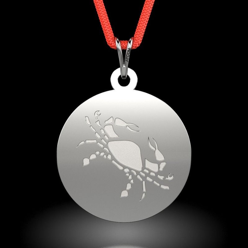 Fashion, accesorii si bijuterii - Femei - Bijuterii femei - Pandantive femei - Pandantiv din argint cu snur model Rac - Infinity.ro