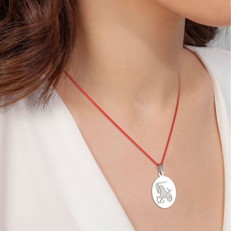 Fashion, accesorii si bijuterii - Femei - Bijuterii femei - Pandantive femei - Pandantiv din argint cu snur model Capricorn - Infinity.ro