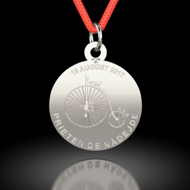 Fashion, accesorii si bijuterii - Femei - Bijuterii femei - Pandantive femei - Pandantiv din argint cu snur model Prieten de nadejde - Infinity.ro