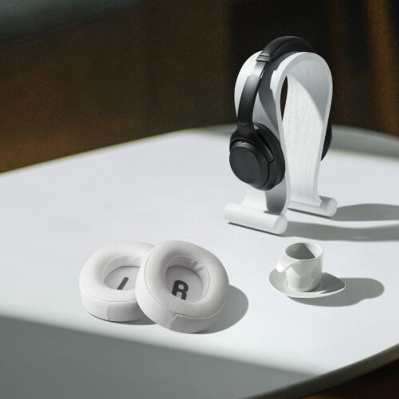 Laptop, Telefoane si Tablete - Wearables si gadgeturi - Gadgeturi - Accesorii SMART - Set 2 Earpads kwmobile pentru JBL Tune 700BT /Tune 750BT/Tune 750BTNC, Piele ecologica, Alb, 59040.02 - Infinity.ro