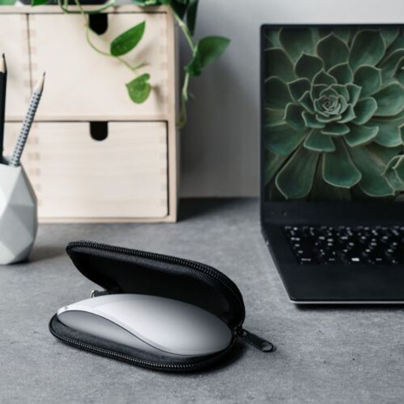 Laptop, Telefoane si Tablete - Laptopuri si accesorii - Piese laptop - Tastaturi laptop - Husa pentru mouse Apple Magic Mouse 2/Magic Mouse 1, Kwmobile, Negru/Alb, Neopren, 51118.01 - Infinity.ro