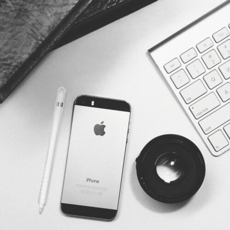 Laptop, Telefoane si Tablete - Tablete si accesorii tablete - Accesorii Tablete - Alte accesorii tablete - Husa de protectie pentru Apple Pencil (1. Gen), Kwmobile, Alb, Silicon, 42271.02 - Infinity.ro