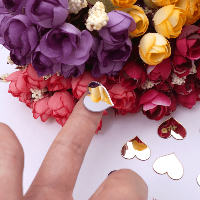 Casa si Gradina - Decoratiuni - Oglinzi - Set 100 Oglinzi Acrilice Decorative in Forma de Inima Autoadezive 2 x 2,5 cm G Glixicom® - Infinity.ro