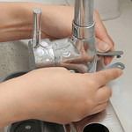 Casa si Gradina - Bucatarie si vesela - Organizare si depozitare bucatarie - Suporturi tacamuri si vase - Suport Organizator din Silicon pentru Burete Bucatarie si Alte Accesorii Baie Roz - Gri G Glixicom® - Infinity.ro