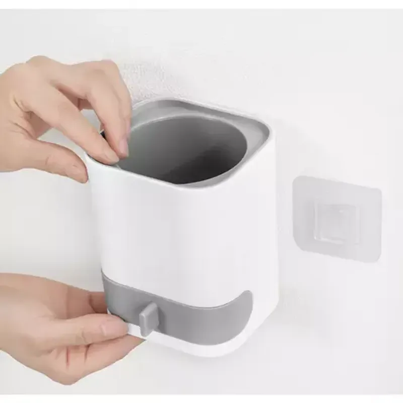 Casa si Gradina - Sanitare - Suporturi si accesorii baie - Accesorii baie - Perie de Baie din Silicon, Alba/Gri, 45x7cm, cu Suport si Compartiment pentru Apa - Kit de Curatenie Modern - Infinity.ro