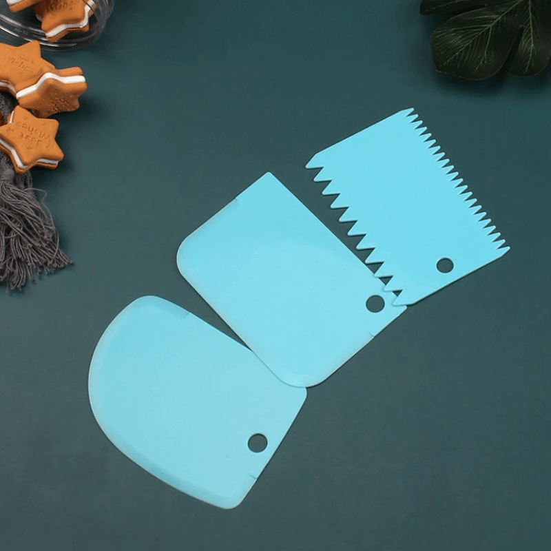 Casa si Gradina - Bucatarie si vesela - Ustensile bucatarie - Pensule, spatule si teluri bucatarie - Set 3 Spatule pentru Ornare cu Crema sau Frisca Torturi si Prajituri Albastru - Infinity.ro