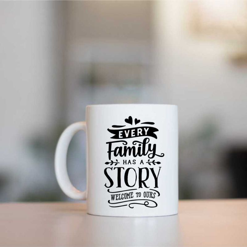 Casa si Gradina - Bucatarie si vesela - Cani si pahare - Cani si cesti - Cana cu mesaj "Every family has a story Welcome to ours" 300 ml - Infinity.ro