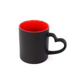 Casa si Gradina - Bucatarie si vesela - Cani si pahare - Cani si cesti - Cana termosensibila cu toarta inima si interior rosu, 330 ml - Infinity.ro