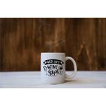 Casa si Gradina - Bucatarie si vesela - Cani si pahare - Cani si cesti - Cana cu mesaj "Red lips wine sips" 300 ml - Infinity.ro