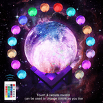 Casa si Gradina - Corpuri si surse de iluminat - Veioze si lampi - Lampi de veghe - Lampa de veghe 3D, Model Luna cu suport de lemn, Multicolor - 15 x 19 cm - Infinity.ro