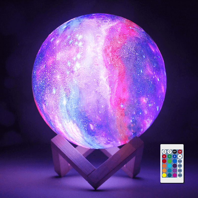 Casa si Gradina - Corpuri si surse de iluminat - Veioze si lampi - Lampi de veghe - Lampa de veghe 3D, Model Luna cu suport de lemn, Multicolor - 15 x 19 cm - Infinity.ro