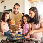 Casa si Gradina - Bucatarie si vesela - Vase pentru gatit - Tigai si seturi - Tigaie profesionala pentru oua si clatite Smiley Face din granit - Negru - Infinity.ro