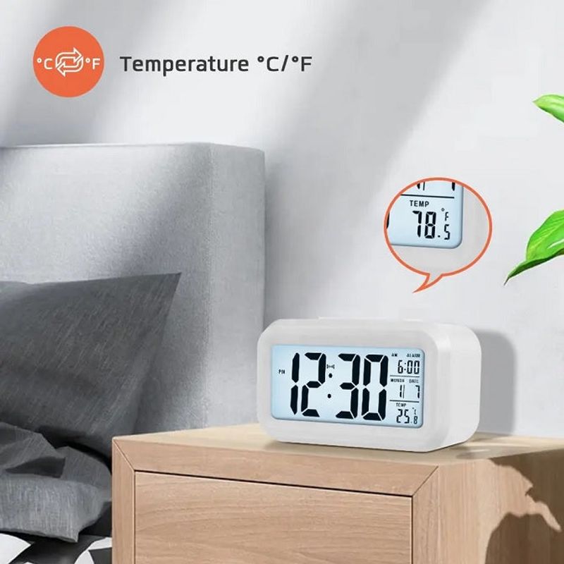 Casa si Gradina - Decoratiuni - Ceasuri - Ceas Digital cu Afisaj LED Data/Ora/Temperatura, Alarma, Alb - 75 x 130 x 45 mm - Infinity.ro
