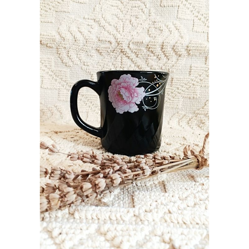 Casa si Gradina - Bucatarie si vesela - Cani si pahare - Cani si cesti - Cana neagra, opal, adanca, 290ml, decor floral roz - Infinity.ro