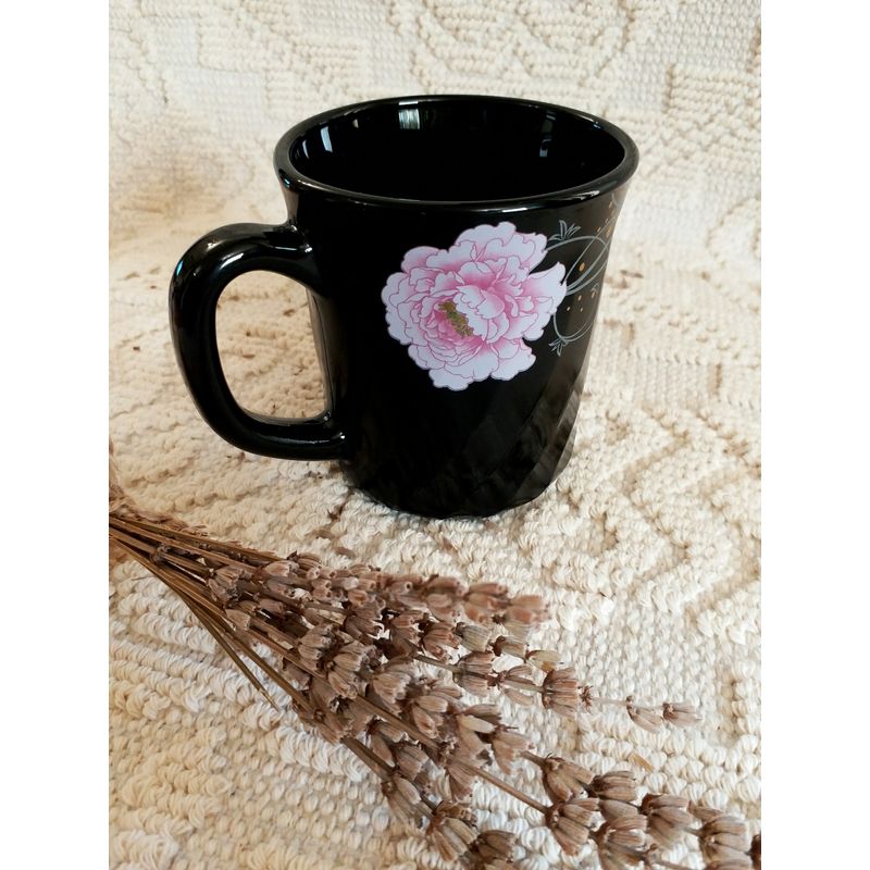 Casa si Gradina - Bucatarie si vesela - Cani si pahare - Cani si cesti - Cana neagra, opal, adanca, 290ml, decor floral roz - Infinity.ro