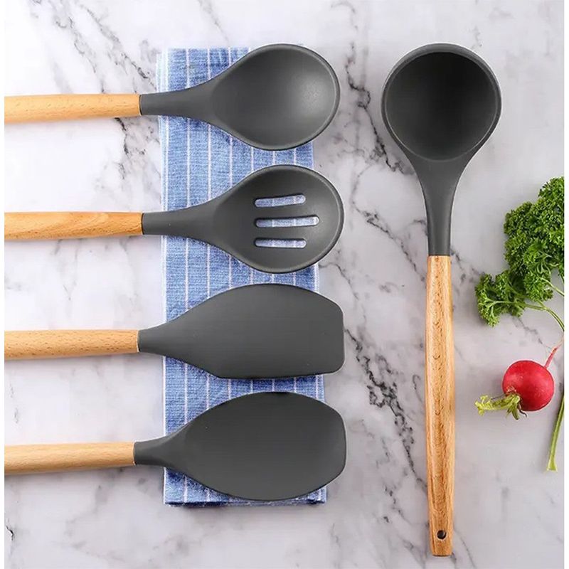 Casa si Gradina - Bucatarie si vesela - Ustensile bucatarie - Pensule, spatule si teluri bucatarie - Set ustensile de bucatarie din silicon si lemn 12 piese si suport - Negru - Infinity.ro