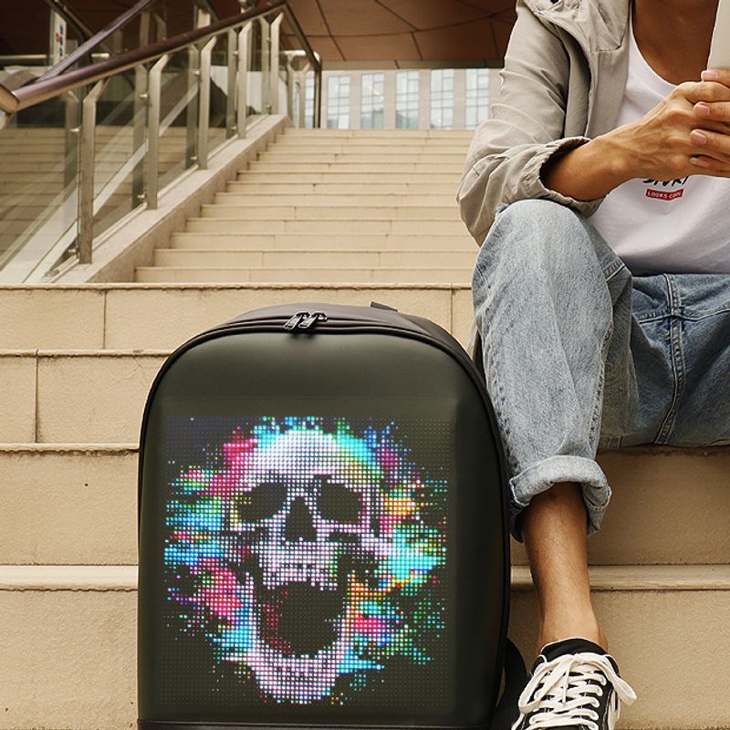 Sport si Outdoor - Articole de voiaj - Rucsacuri - Rucsac Smart cu Display LED, WiFi, Waterproof, Aplicatie Dedicata iOS/Android, Port USB Extern, Negru - Infinity.ro